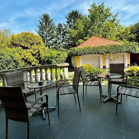 Villa Brigetio Kuria Komárom