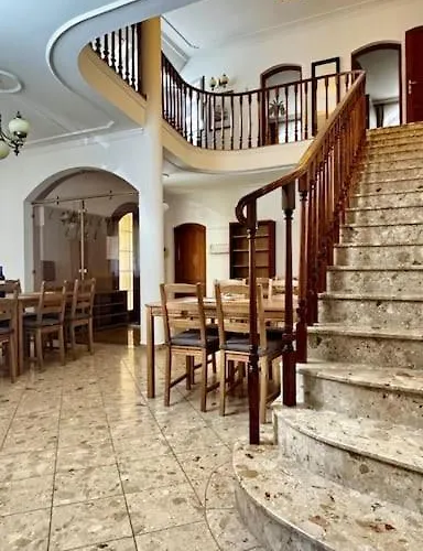 Brigetio Kuria וילה *