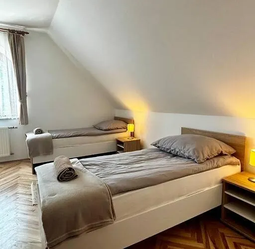 וילה Brigetio Kuria *